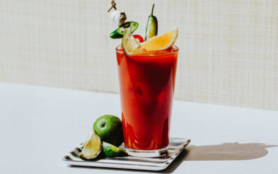 ¡Despierta tus Sentidos con un Bloody Maria Picante! Receta Vibrante para un Cóctel Exótico