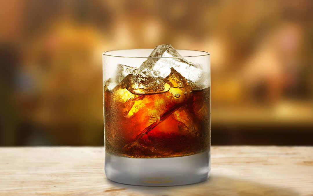 ¡Enfréntate a la Fiesta con un Brave Bull Intenso! Receta Audaz para un Cóctel Estimulante