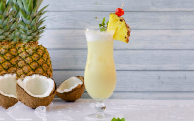 ¡Sumérgete en el Paraíso con una Piña Colada Irresistible! Receta Perfecta para un Cóctel Tropical