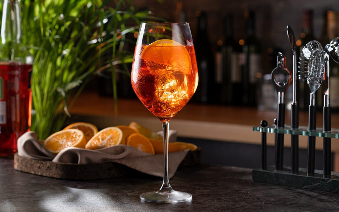 ¡Revitaliza tu Paladar con un Aperol Spritz Encantador! Receta Perfecta para un Cóctel Sofisticado