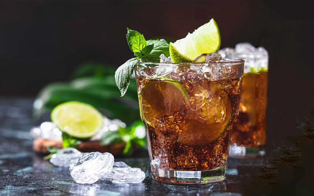¡Vive el Sabor del Caribe con un Cuba Libre Inolvidable! Receta Perfecta para un Cóctel Clásico