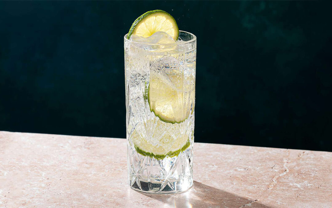 ¡Revitaliza tu Noche con un Gin and Tonic Exquisito! Receta Perfecta para un Cóctel Clásico